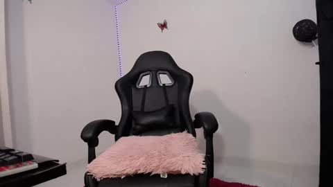 Snapshot of kendall_777 chatting on 12, 2, 2026 kendall INSTAGRAM alice vargas04 online show from 12, 2, 2026