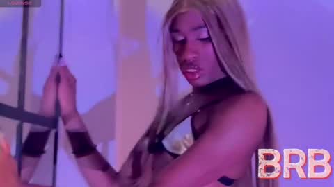 kendallgil_ online show from 27, 10, 2025