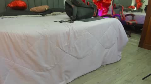 Kendra London online show from 19, 2, 2026