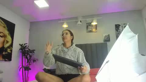 Snapshot of kendra_london chatting on 15, 6, 2026 Kendra London online show from 15, 6, 2026