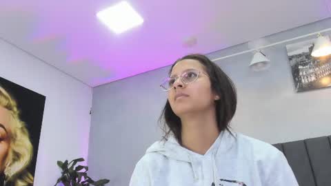 Snapshot of kendra_london chatting on 16, 6, 2026 Kendra London online show from 16, 6, 2026