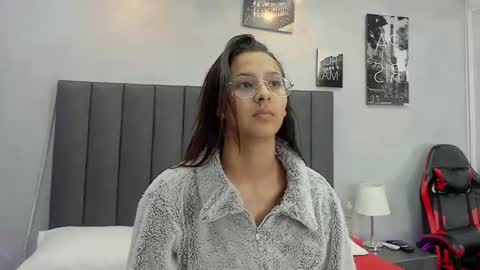 Snapshot of kendra_london chatting on 6, 7, 2026 Kendra London online show from 6, 7, 2026