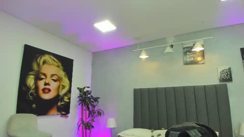 Snapshot of kendra_london chatting on 8, 7, 2026 Kendra London online show from 8, 7, 2026