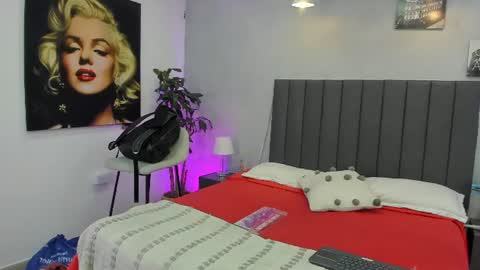 Snapshot of kendra_london chatting on 10, 7, 2026 Kendra London online show from 10, 7, 2026