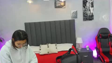 Snapshot of kendra_london chatting on 14, 7, 2026 Kendra London online show from 14, 7, 2026