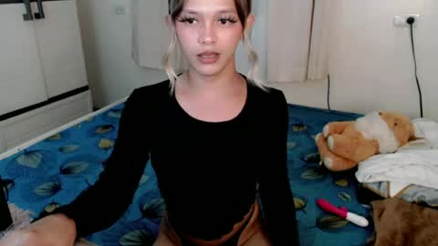kendra_lunaxx online show from 15, 6, 2026