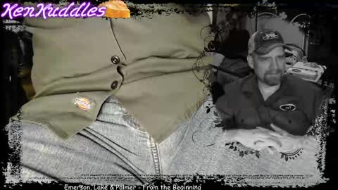 Snapshot of kenkuddles chatting on 28, 9, 2025 Ken Kuddles online show from 28, 9, 2025