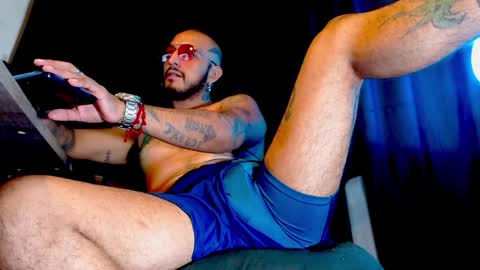 Kenlly online show from 4, 1, 2025