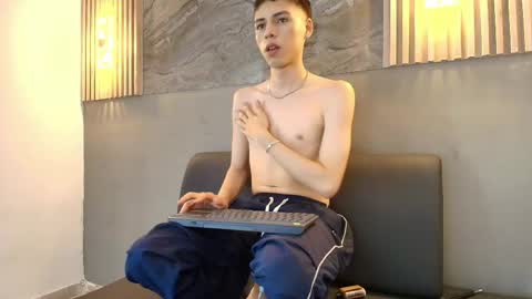 kenny_hank online show from 15, 4, 2026