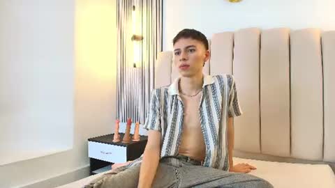 Snapshot of kenny_hank chatting on 4, 7, 2026 kenny_hank online show from 4, 7, 2026
