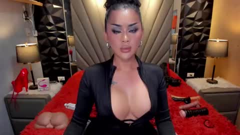 Snapshot of kentutin8inch chatting on 11, 10, 2025 CrimsonWhisper online show from 11, 10, 2025