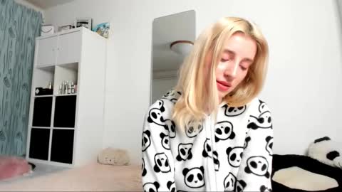 Kenzie online show from 19, 2, 2025