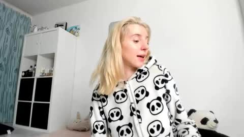 Kenzie online show from 12, 10, 2025