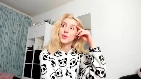 Kenzie online show from 10, 11, 2025