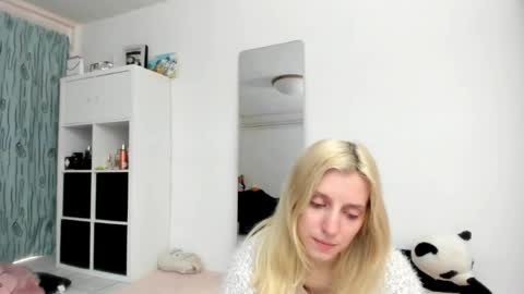 Kenzie online show from 5, 4, 2026