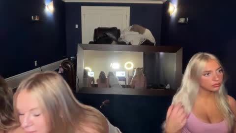 Snapshot of kenziesmithh chatting on 8, 10, 2025 kenziesmithh online show from 8, 10, 2025