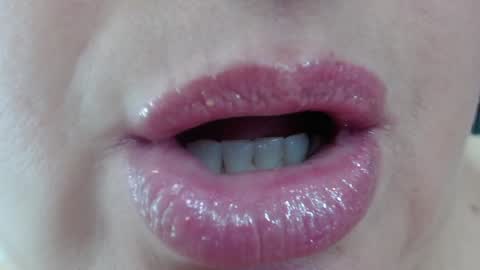 K E R L Y online show from 10, 1, 2025