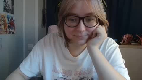 Snapshot of kerstinscotto chatting on 20, 10, 2025 Jenny online show from 20, 10, 2025