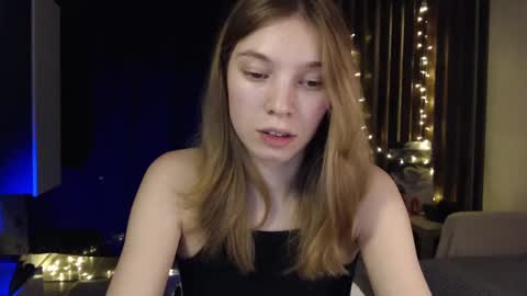 Snapshot of kesha_muah chatting on 4, 3, 2025 kesha online show from 4, 3, 2025