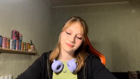 Snapshot of kesharegen chatting on 4, 4, 2026 Kate online show from 4, 4, 2026