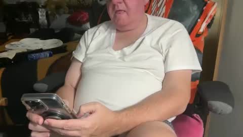 Snapshot of kev92569 chatting on 12, 1, 2025 kev92569 online show from 12, 1, 2025