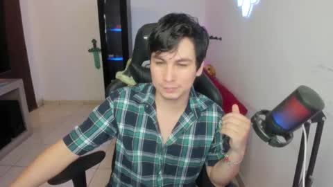 Snapshot of kevin873s chatting on 4, 10, 2025 Kevin online show from 4, 10, 2025