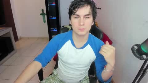 Snapshot of kevin873s chatting on 21, 10, 2025 Kevin online show from 21, 10, 2025