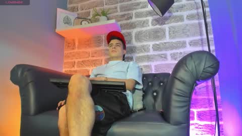 Sexy  Hot Kevin online show from 5, 12, 2025