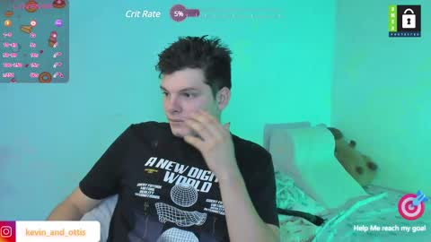 Snapshot of kevinxlvx chatting on 12, 1, 2025 kevin and ottis online show from 12, 1, 2025