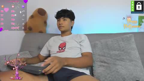 Snapshot of kevinxlvx chatting on 28, 10, 2025 kevin and ottis online show from 28, 10, 2025