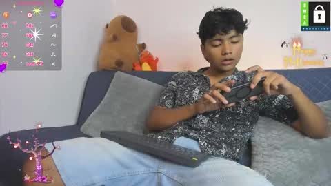 Snapshot of kevinxlvx chatting on 29, 10, 2025 kevin and ottis online show from 29, 10, 2025