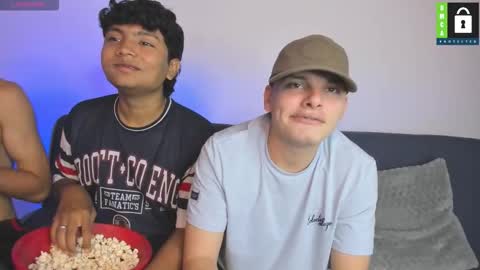 Snapshot of kevinxlvx chatting on 13, 11, 2025 kevin and ottis online show from 13, 11, 2025