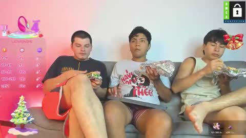 Snapshot of kevinxlvx chatting on 14, 12, 2025 kevin and ottis online show from 14, 12, 2025