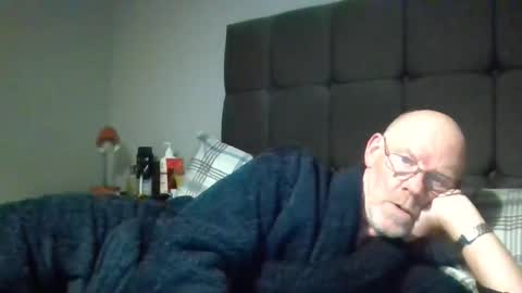 Snapshot of kevlooking4sez chatting on 6, 11, 2025 kevlooking4sez online show from 6, 11, 2025