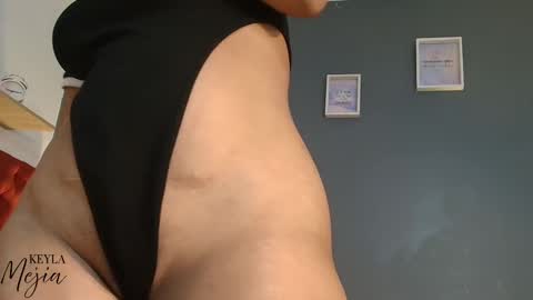 Snapshot of keyla_mejia chatting on 25, 10, 2025 Keyla online show from 25, 10, 2025