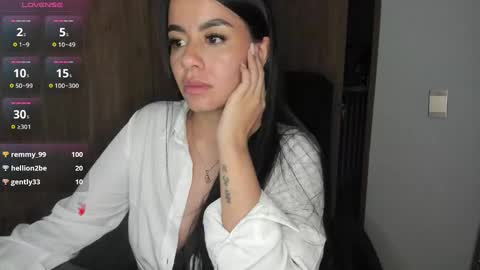 Snapshot of keyn_laurent_ chatting on 25, 12, 2024 Laura online show from 25, 12, 2024