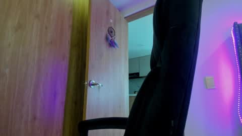 Snapshot of keyn_laurent_ chatting on 14, 2, 2025 Laura online show from 14, 2, 2025