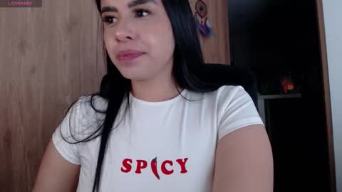 Snapshot of keyn_laurent_ chatting on 2, 12, 2025 Laura online show from 2, 12, 2025