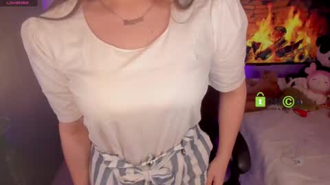 Snapshot of khionebesset chatting on 2, 12, 2024 Khi.  online show from 2, 12, 2024