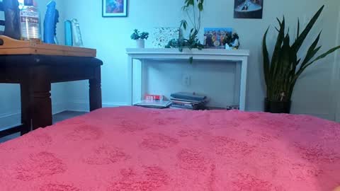 Khloe online show from 2, 3, 2026