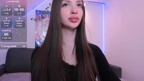 Snapshot of khloeforever chatting on 27, 10, 2025 khloe online show from 27, 10, 2025