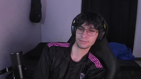 khozler_ online show from 22, 9, 2025