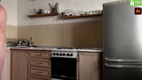 Hey Im Ivan everyday online 9am to 6pm 6 GMT Help me Reach K FollowerslPut your finger up  online show from 5, 3, 2025