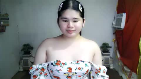 Snapshot of kianna_schmitz chatting on 23, 9, 2025 Your SweetGirl Ts online show from 23, 9, 2025