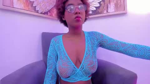 Snapshot of kiara_curls chatting on 10, 7, 2026 Kiara online show from 10, 7, 2026