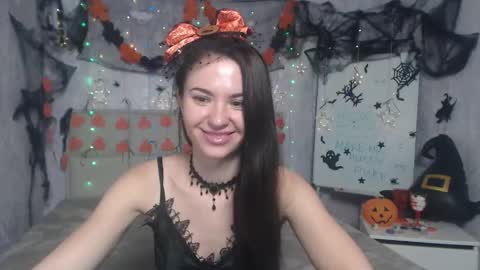 Snapshot of kiaracriegs chatting on 29, 10, 2025 Kara online show from 29, 10, 2025