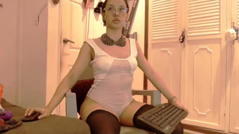 kiaralenon online show from 26, 7, 2026