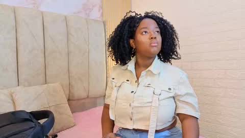 Snapshot of kiarazafira chatting on 4, 10, 2025 kiarazafira online show from 4, 10, 2025