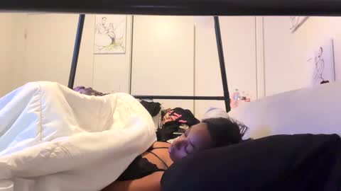 Snapshot of kibrombariu45 chatting on 13, 12, 2024 HunneysPlayRoom online show from 13, 12, 2024