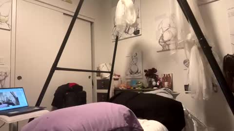 Snapshot of kibrombariu45 chatting on 23, 12, 2024 HunneysPlayRoom online show from 23, 12, 2024